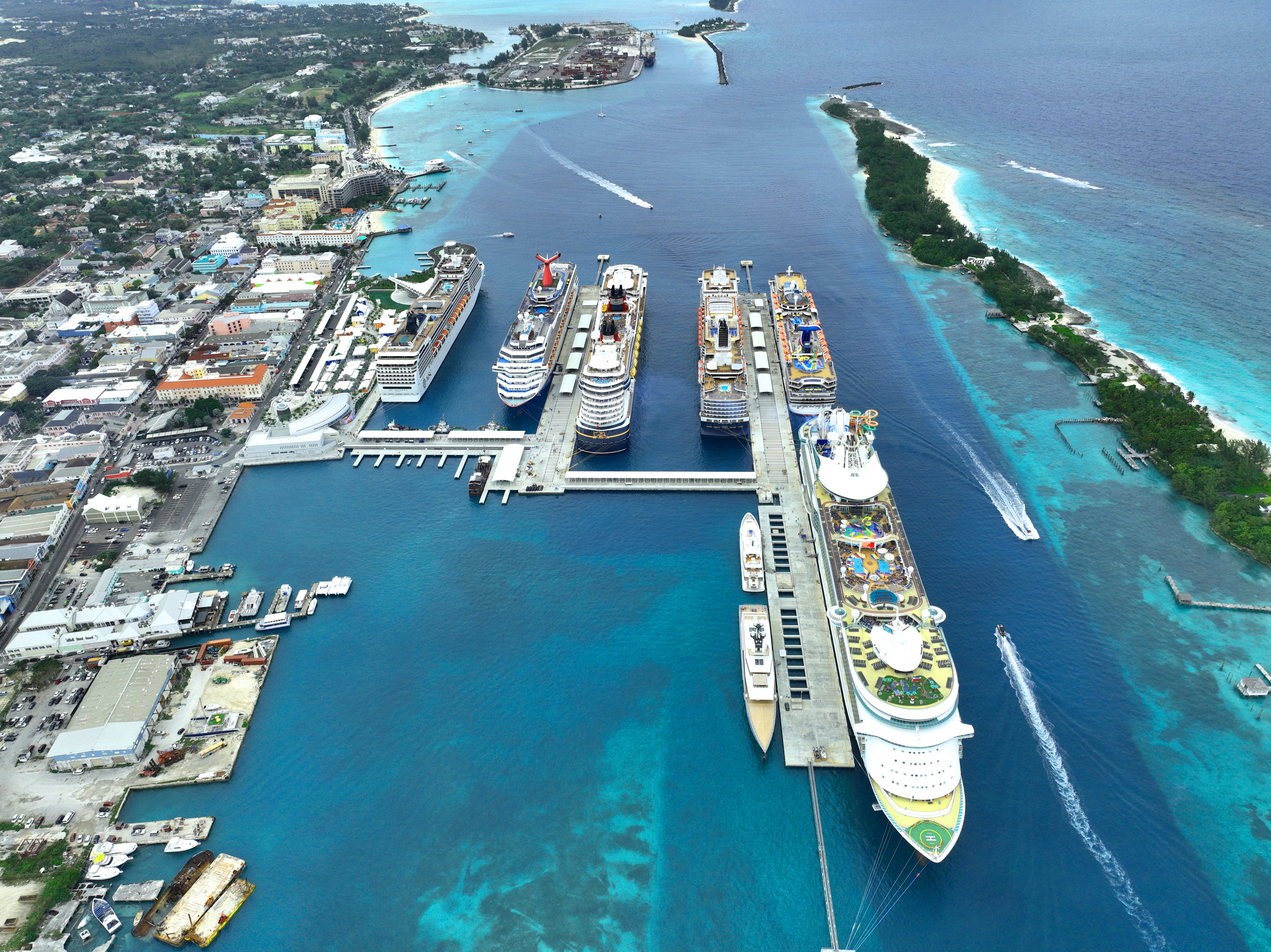 Global Ports Mainpage Highlights Card D (3)